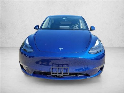 Used 2024 Tesla Model Y 2WD image 2
