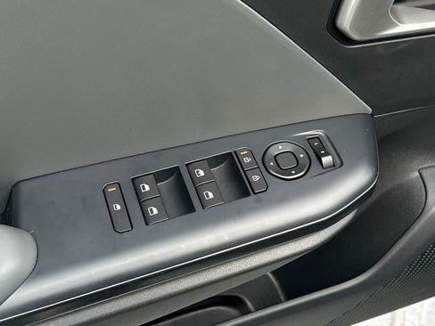 New 2025 Kia K4 LXS image 17