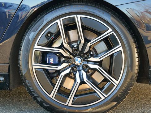 Used 2023 BMW 760i xDrive 760i xDrive w/ Executive Package image 14