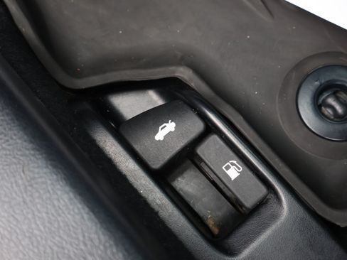 Used 2017 Toyota Camry SE FWD image 15