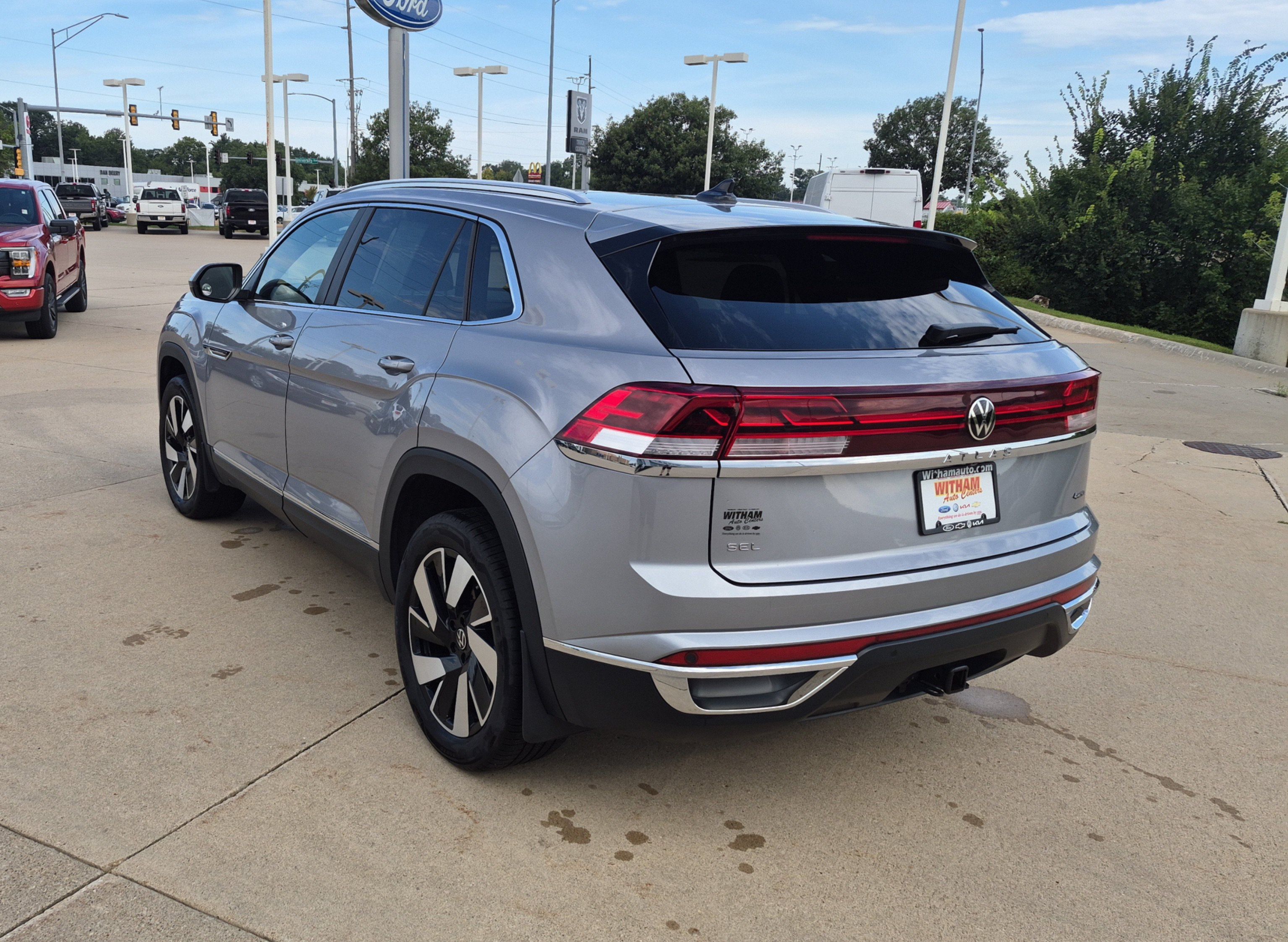 Used 2024 Volkswagen Atlas Cross Sport SEL AWD/4WD image 6
