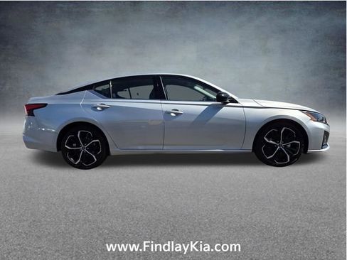 Used 2023 Nissan Altima 2.5 SR FWD image 5