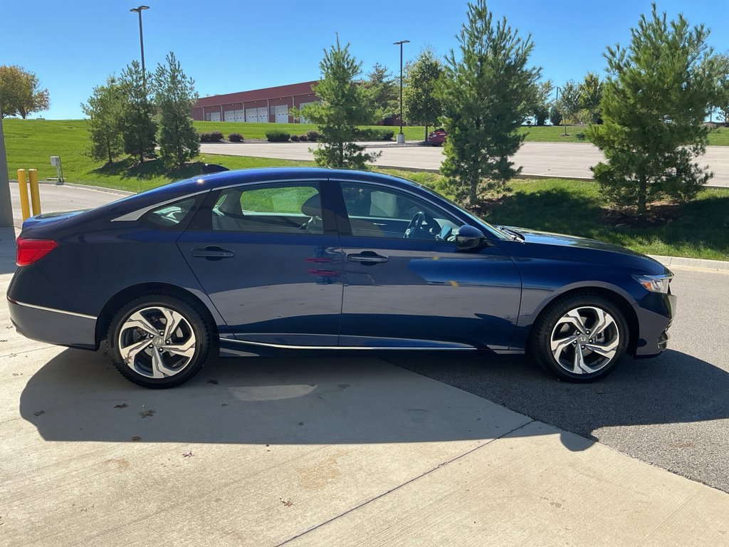 Used 2020 Honda Accord EX image 11