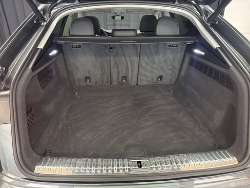 Used 2019 Audi Q8 Premium Plus AWD/4WD image 30