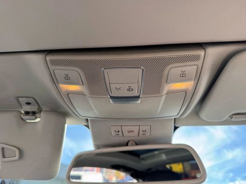 Used 2016 Mercedes-Benz SL 550 image 30