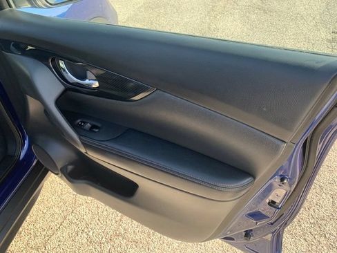 Used 2018 Nissan Rogue SL AWD/4WD image 13