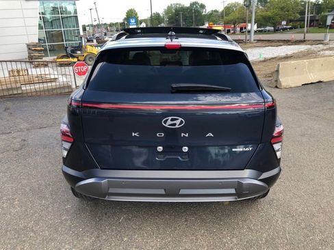 Used 2024 Hyundai Kona Limited AWD/4WD image 6
