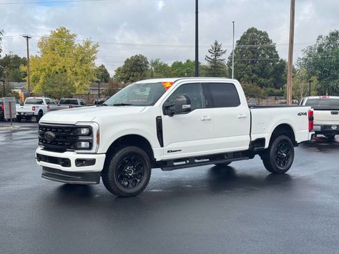 Used 2024 Ford F350 Lariat w/ Black Appearance Package image 12