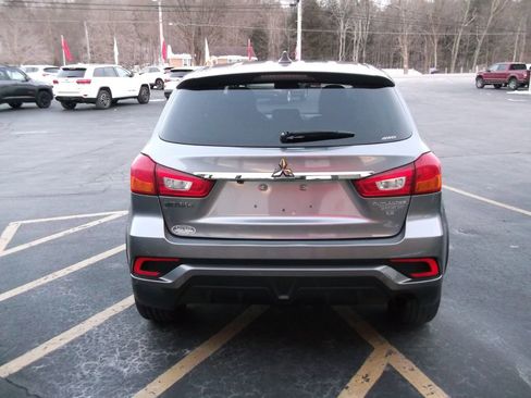 Used 2018 Mitsubishi Outlander Sport SE image 4