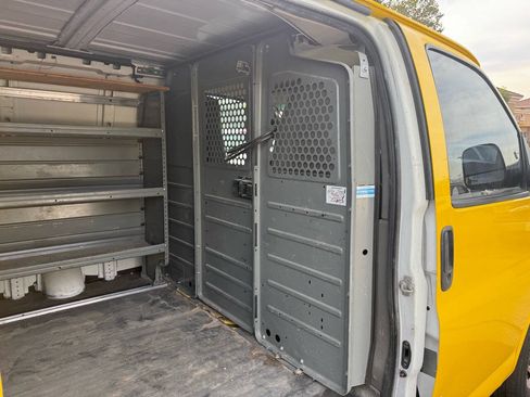 Used 2012 Chevrolet Express 2500 RWD image 8