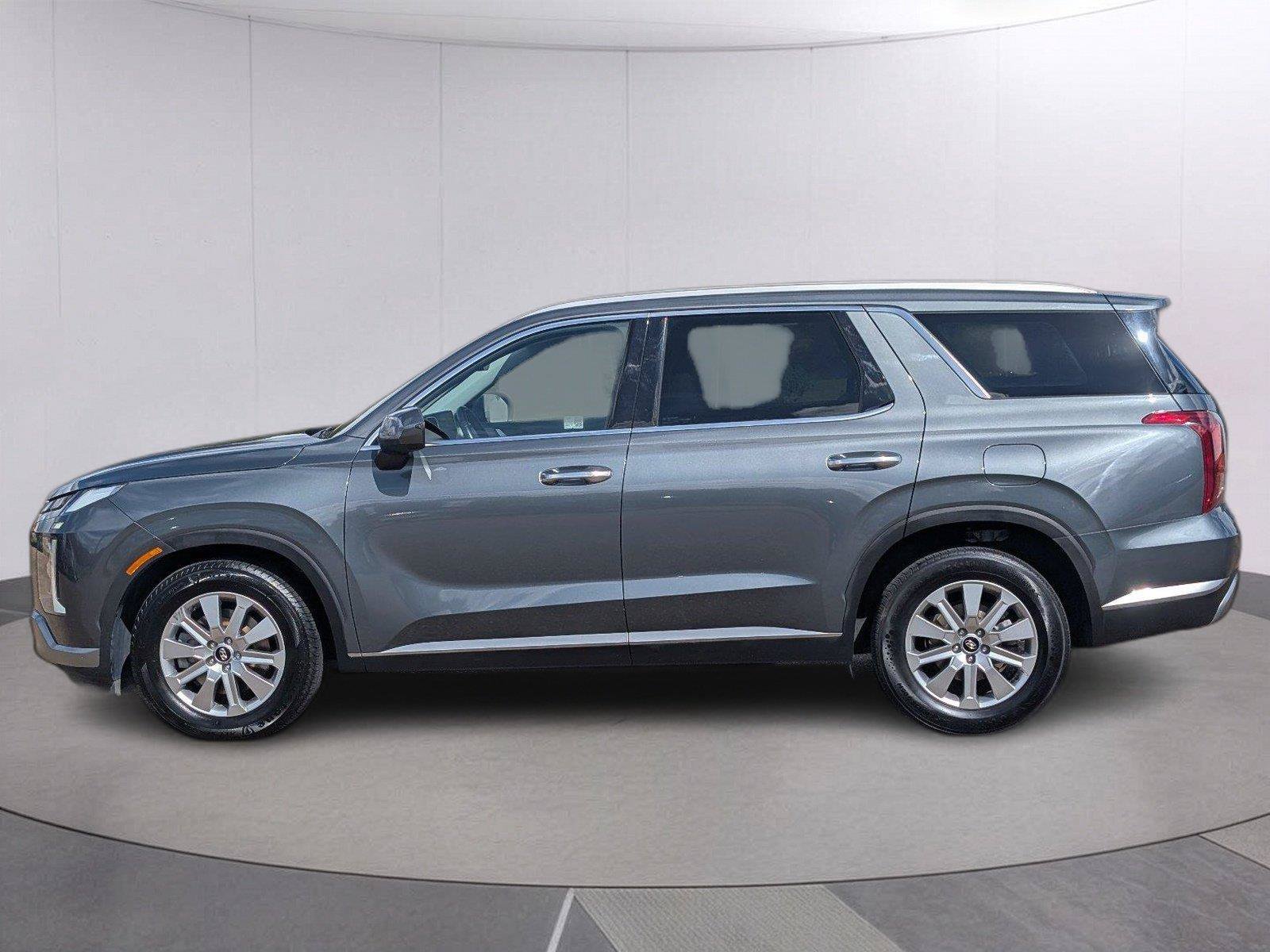 Used 2024 Hyundai Palisade SEL FWD image 2