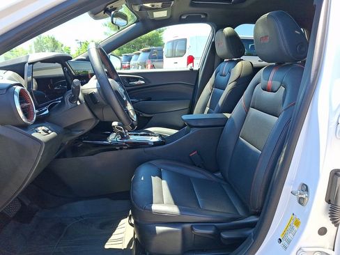 Certified 2024 Chevrolet Trax RS w/ Sunroof Package FWD image 16