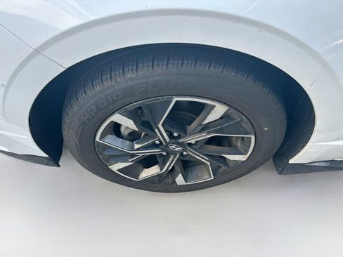 Certified 2024 Hyundai Sonata SEL FWD image 11