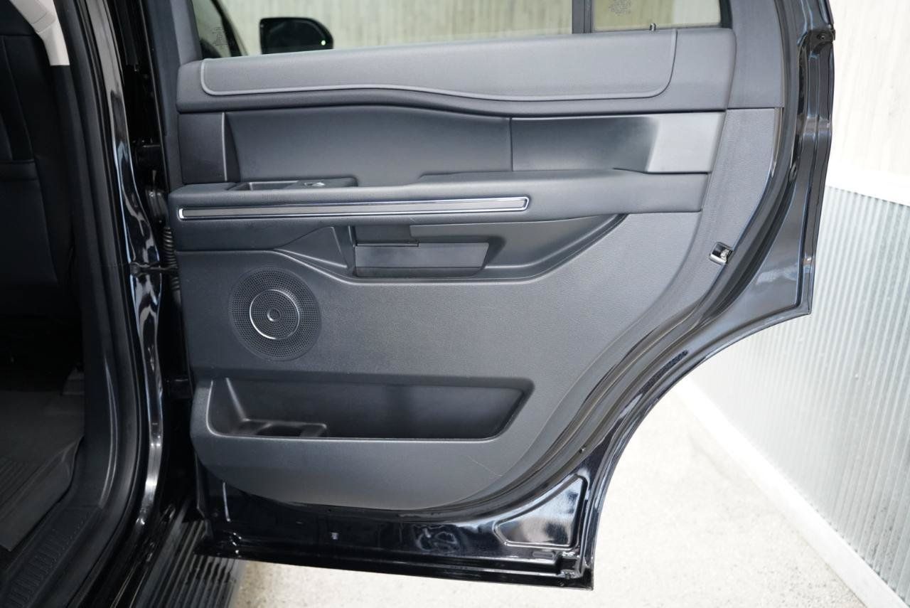 Used 2023 Ford Expedition XLT AWD/4WD image 37
