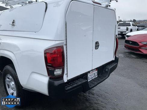 Used 2022 Toyota Tacoma SR image 64