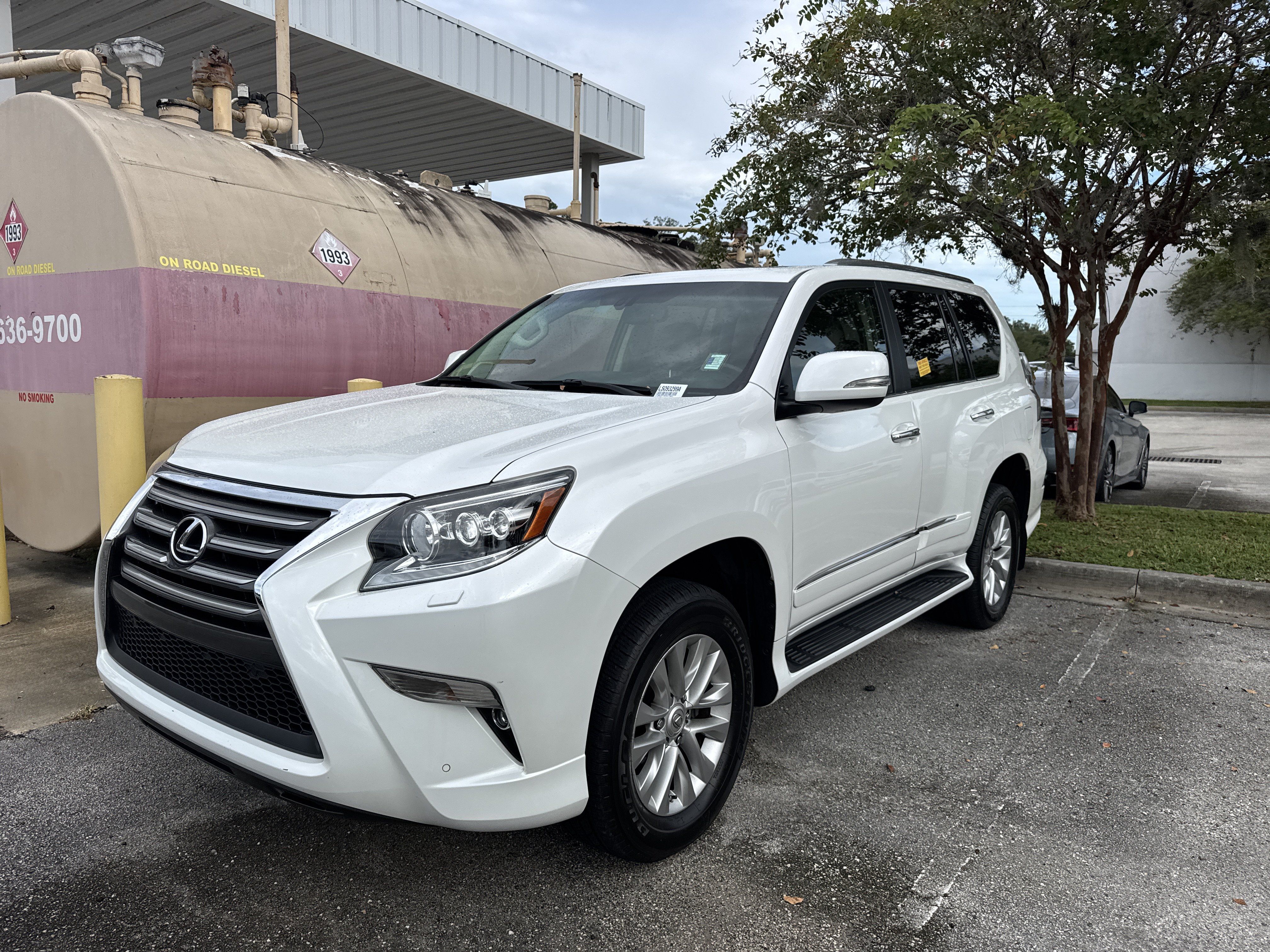 Used 2014 Lexus GX 460 w/ Premium Package AWD/4WD image 4