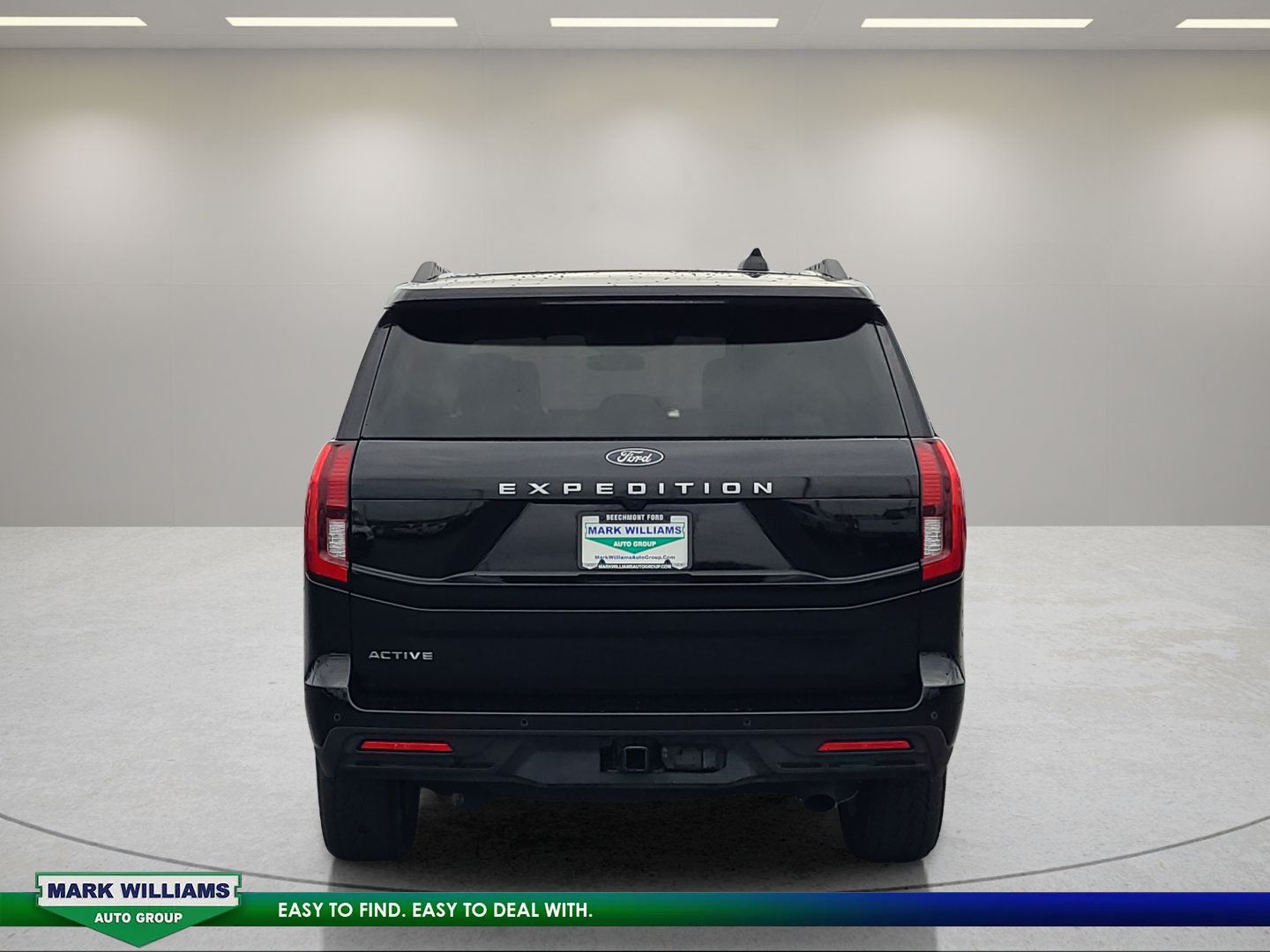 Certified 2025 Ford Expedition Active AWD/4WD image 5