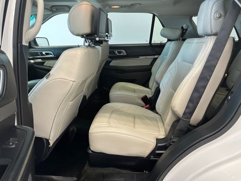 Used 2016 Ford Explorer Platinum AWD/4WD image 13