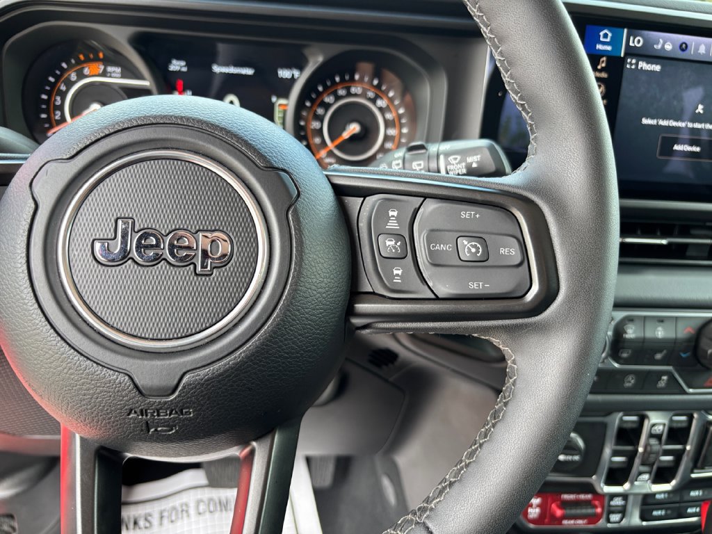Used 2025 Jeep Wrangler Unlimited Rubicon w/ Convenience Group AWD/4WD image 20