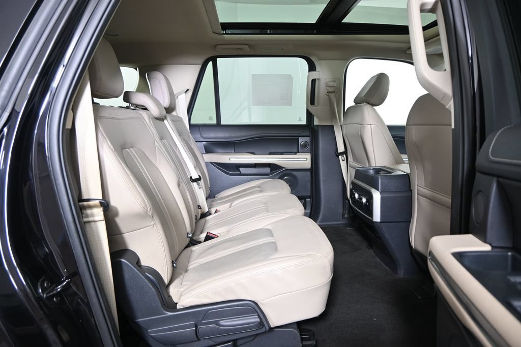 Used 2023 Ford Expedition Max Limited AWD/4WD image 16