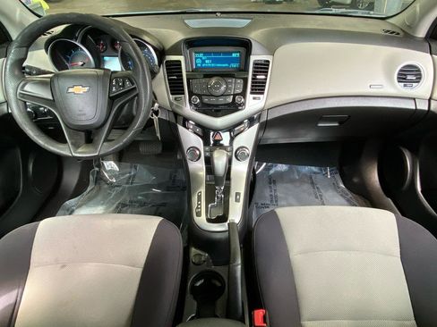 Used 2014 Chevrolet Cruze LS FWD image 6