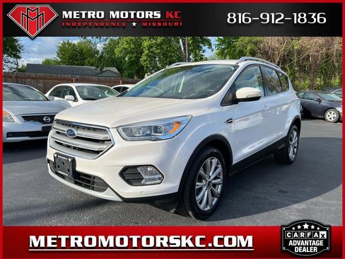 Used 2018 Ford Escape Titanium w/ Ford Safe & Smart Package FWD image 1