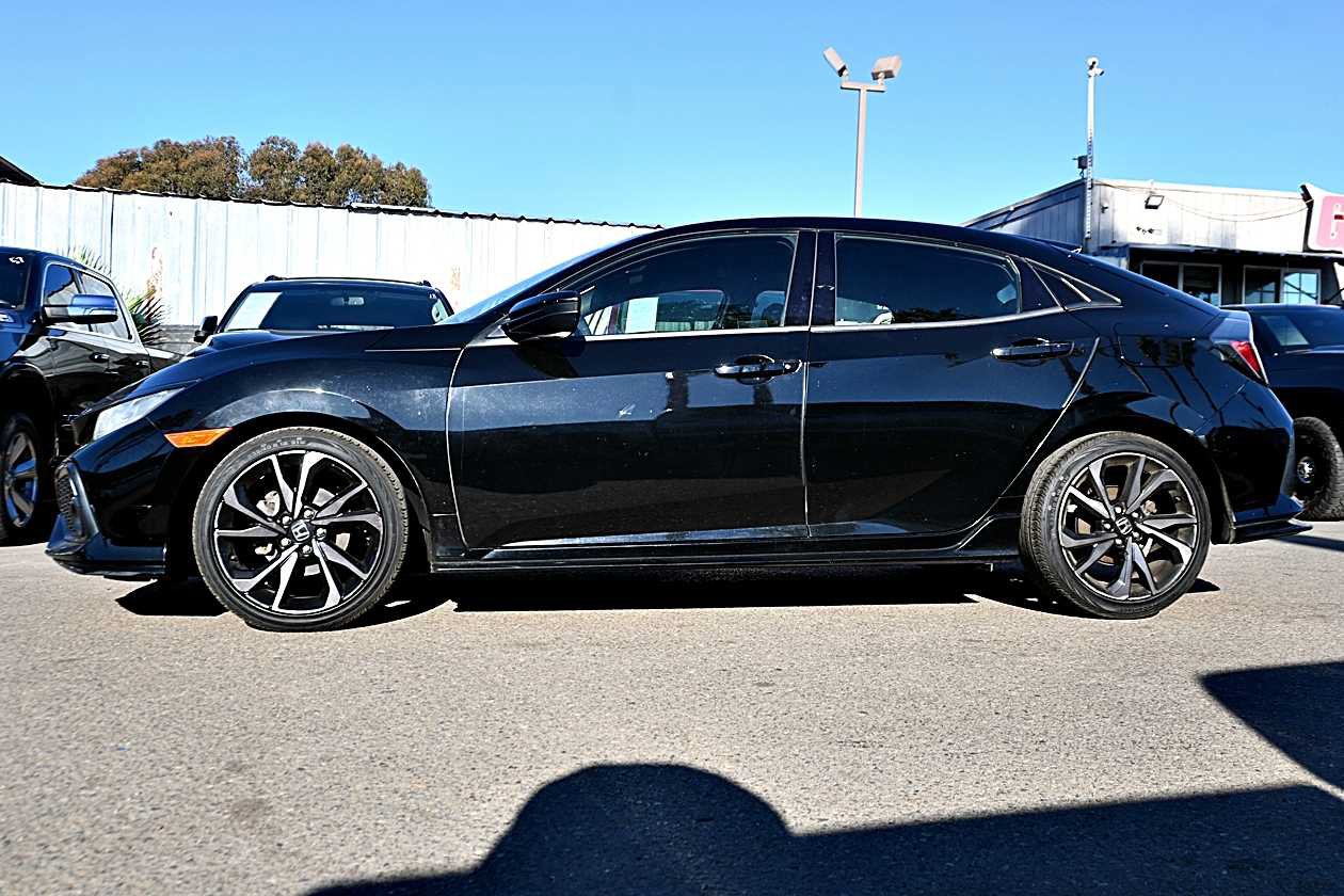 Used 2018 Honda Civic Sport image 4