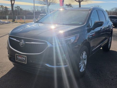 Used 2020 Buick Enclave Essence image 3