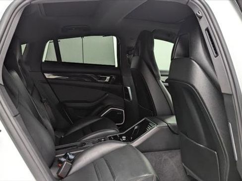 Used 2018 Porsche Panamera 4S image 19