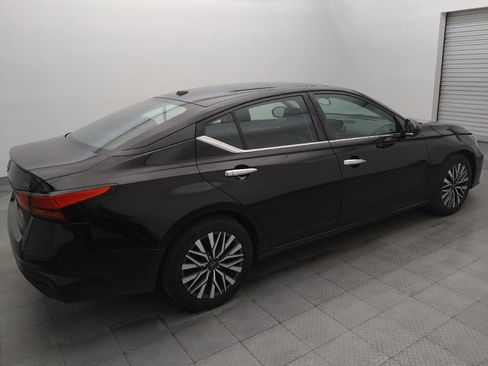 Used 2023 Nissan Altima 2.5 SV FWD image 10