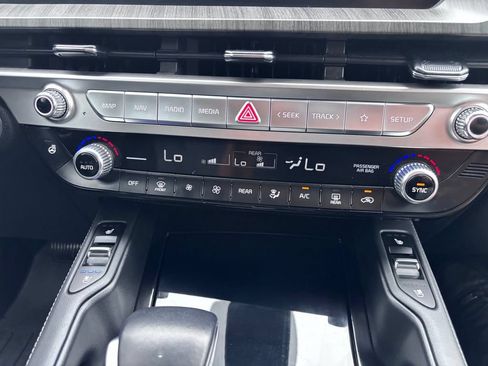 Used 2023 Kia Telluride EX w/ EX Captain's Chair Package AWD/4WD image 33