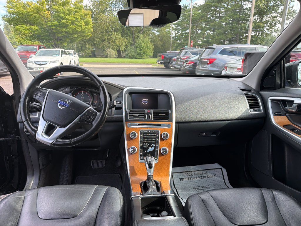 Used 2017 Volvo XC60 T6 Inscription w/ Preferred Option Package AWD/4WD image 17
