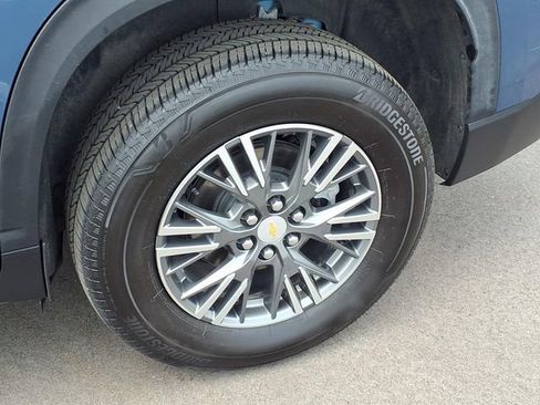 Used 2024 Chevrolet Traverse LT FWD image 30