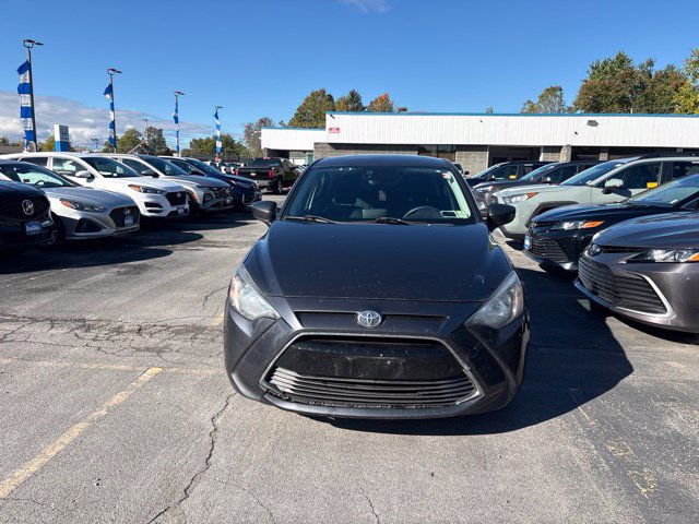 Used 2017 Toyota Yaris iA FWD image 2