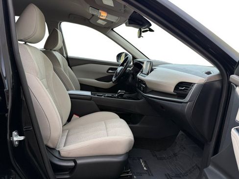 Used 2025 Nissan Rogue SV AWD/4WD image 12