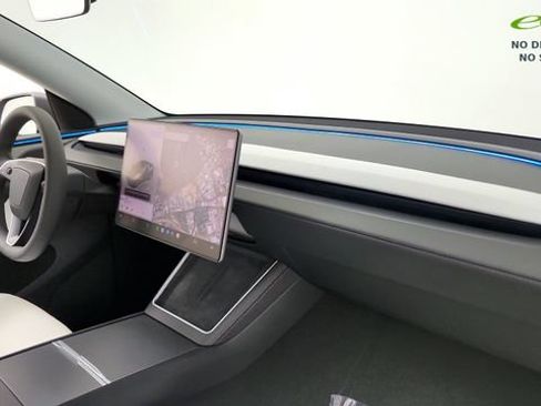 Used 2026 Tesla Model Y AWD image 30