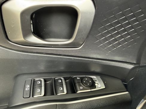 Used 2022 Kia Sorento S w/ Panoramic Sunroof Package FWD image 17
