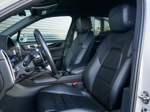 Certified 2023 Porsche Cayenne S Platinum AWD/4WD image 5