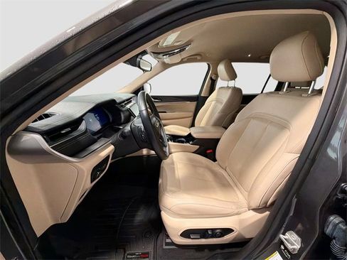 Used 2021 Jeep Grand Cherokee L Limited image 18