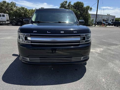Used 2018 Ford Flex Limited w/ Equipment Group 301A FWD image 9