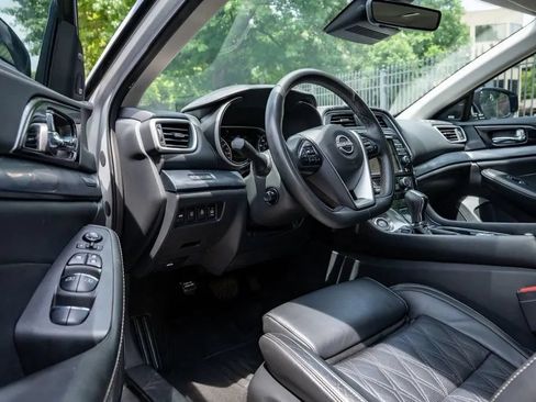Used 2023 Nissan Maxima Platinum w/ Sport Mat Group FWD image 10