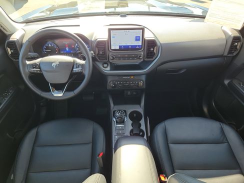 Used 2023 Ford Bronco Sport Badlands image 9