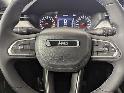 Used 2022 Jeep Compass Latitude FWD image 16