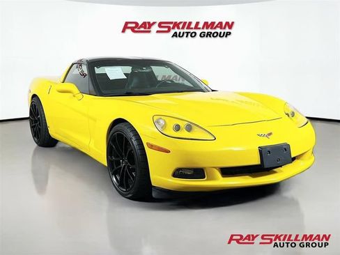 Used 2007 Chevrolet Corvette Coupe w/ Preferred Equipment Group RWD image 1