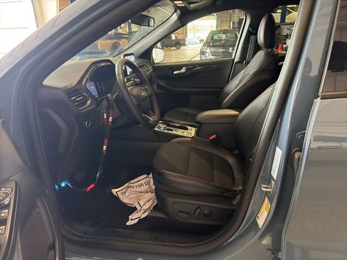 Used 2025 Ford Escape ST-Line image 6