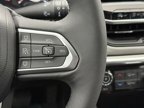 Certified 2023 Jeep Compass Limited image 22