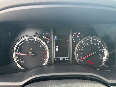Used 2024 Toyota 4Runner TRD Off-Road image 12