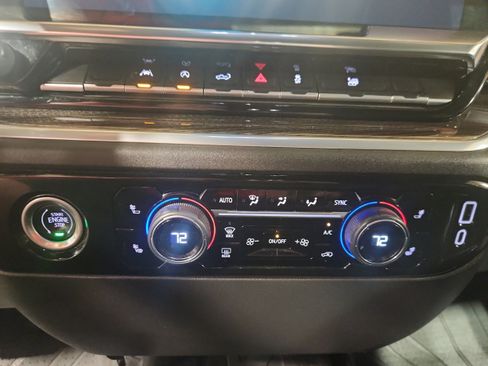 Used 2022 Chevrolet Silverado 1500 LT image 18