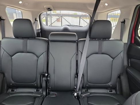 Used 2024 Honda Pilot Touring image 25