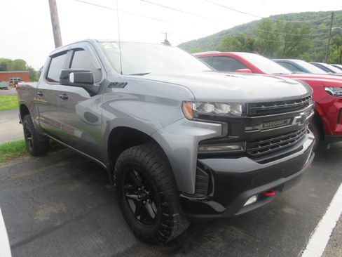 Used 2021 Chevrolet Silverado 1500 LT Trail Boss w/ LT Trail Boss Premium Package AWD/4WD image 1